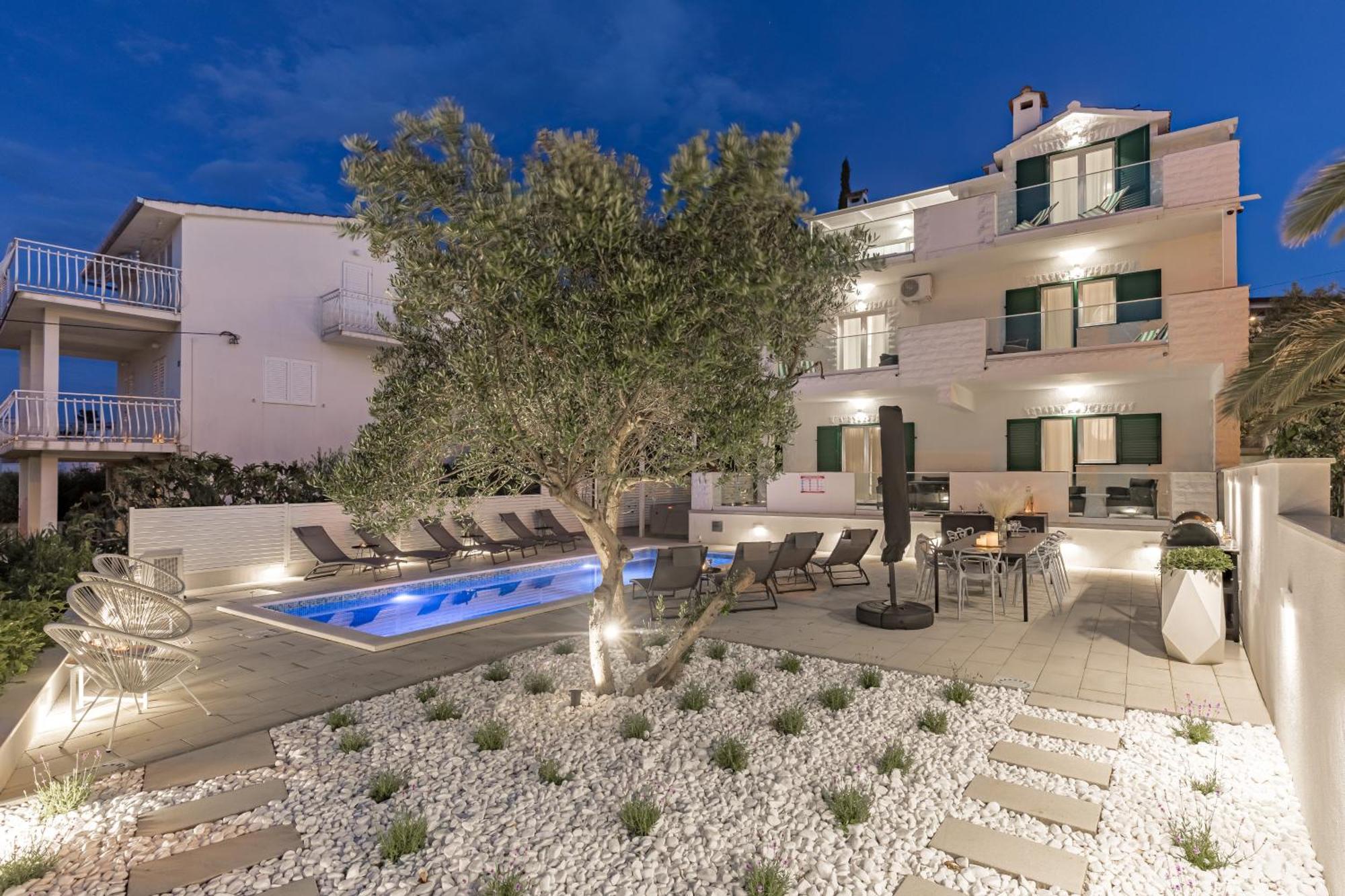 Apartments Marina 特罗吉尔 外观 照片