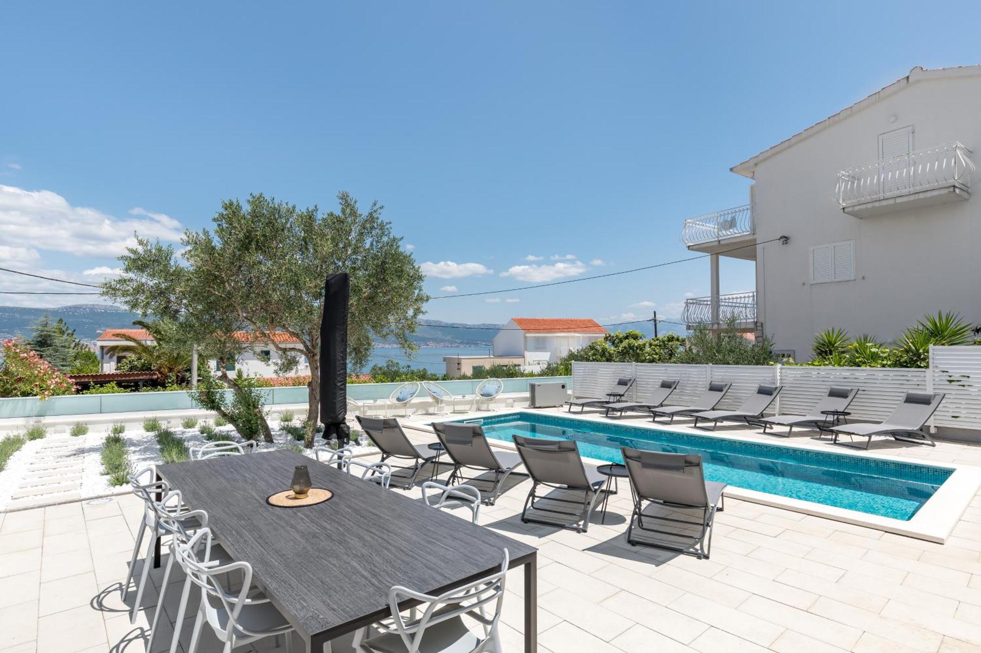Apartments Marina 特罗吉尔 外观 照片