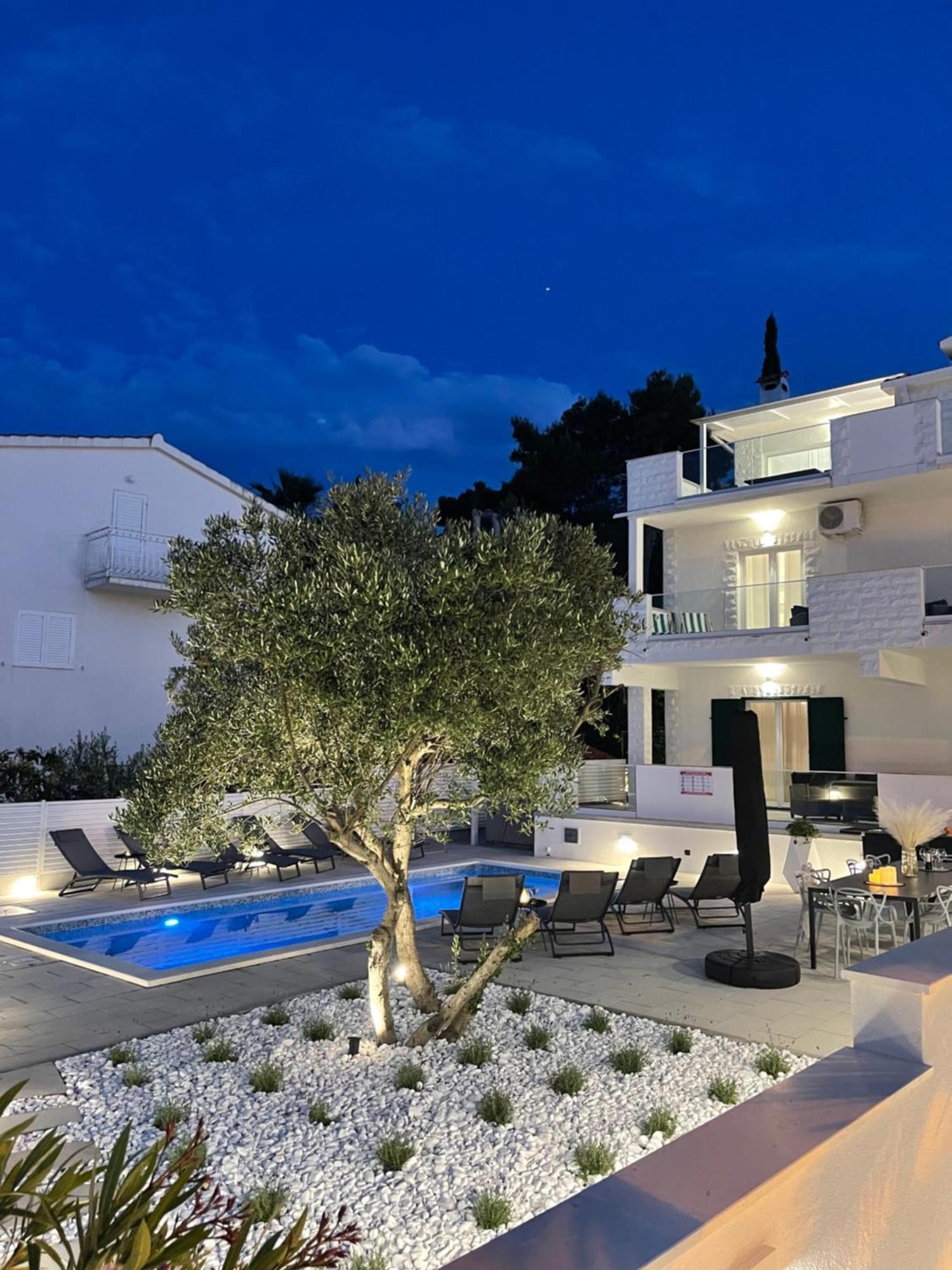 Apartments Marina 特罗吉尔 外观 照片