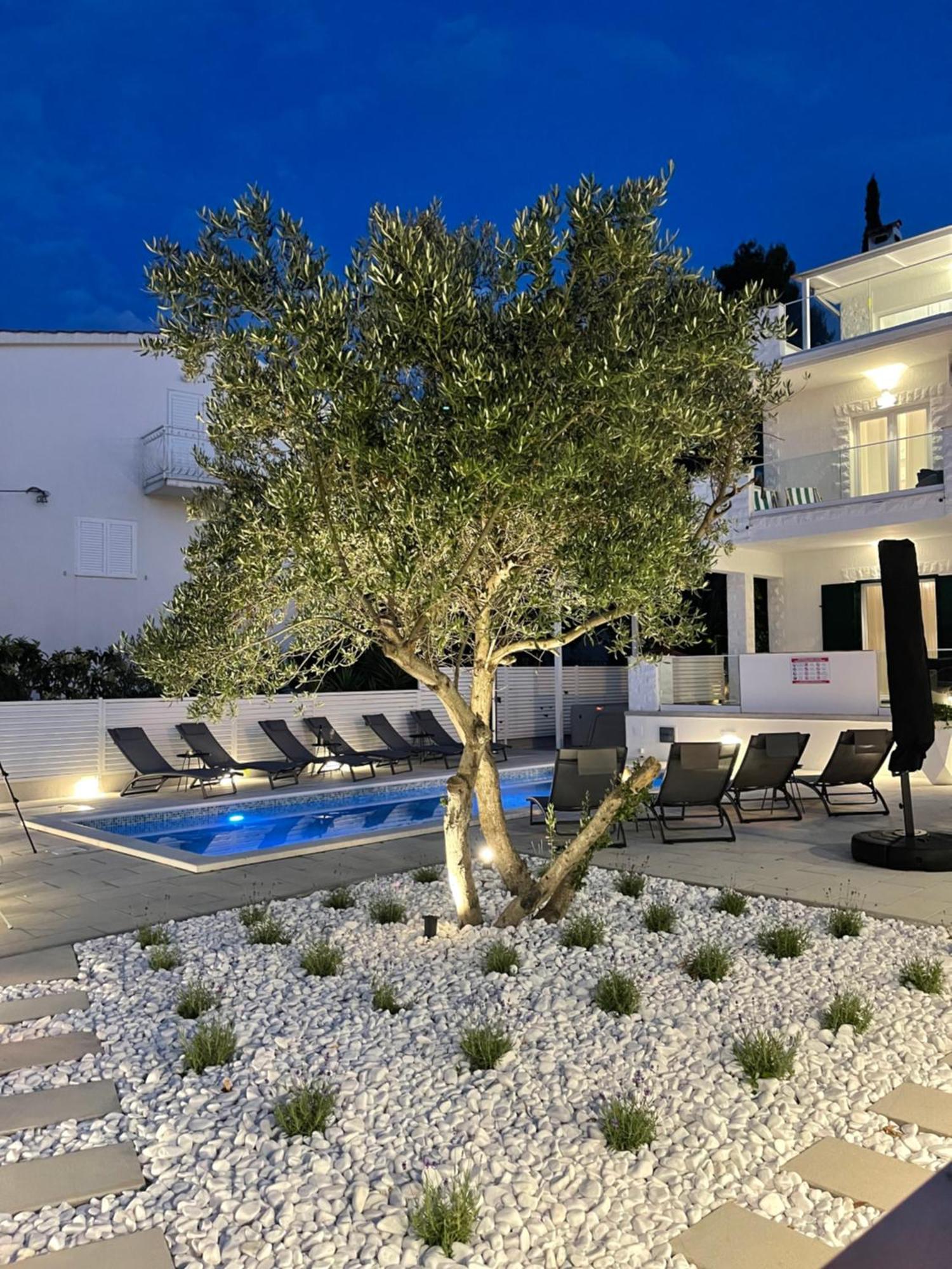 Apartments Marina 特罗吉尔 外观 照片